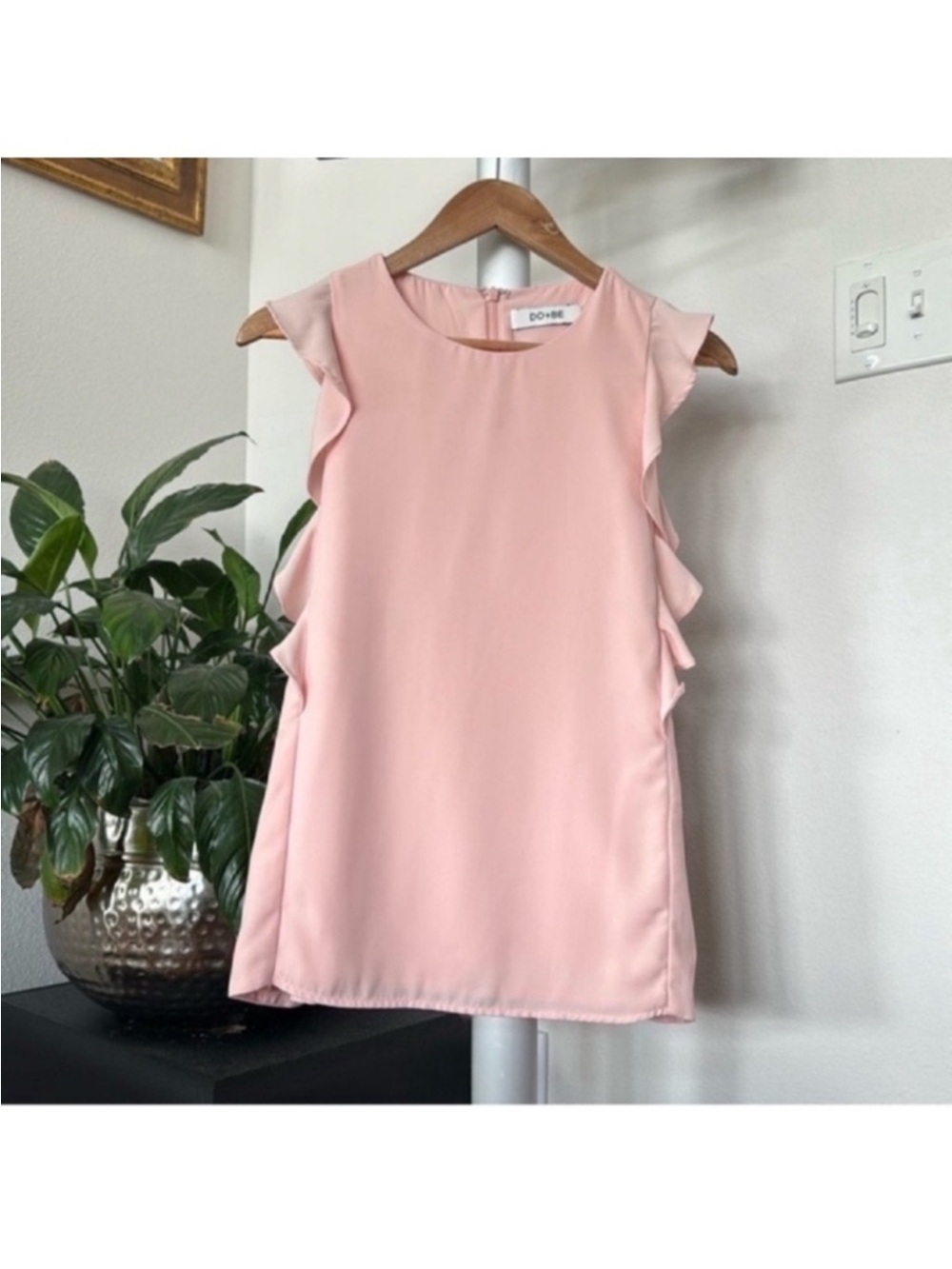 Nordstrom Do+Be Pink Chiffon Top/Shirt/Blouse Sz S Crew Sleeveless Ruffle Detail
